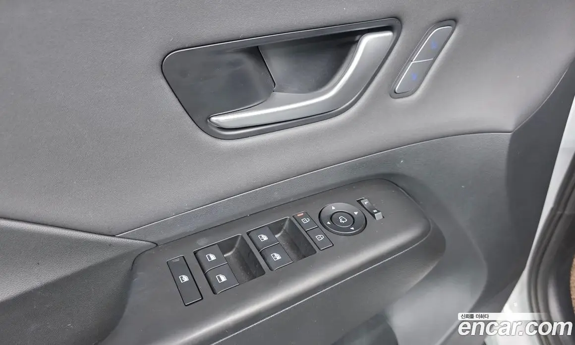 Hyundai Kona 2023 1.6 автомат (гидро), фото 18