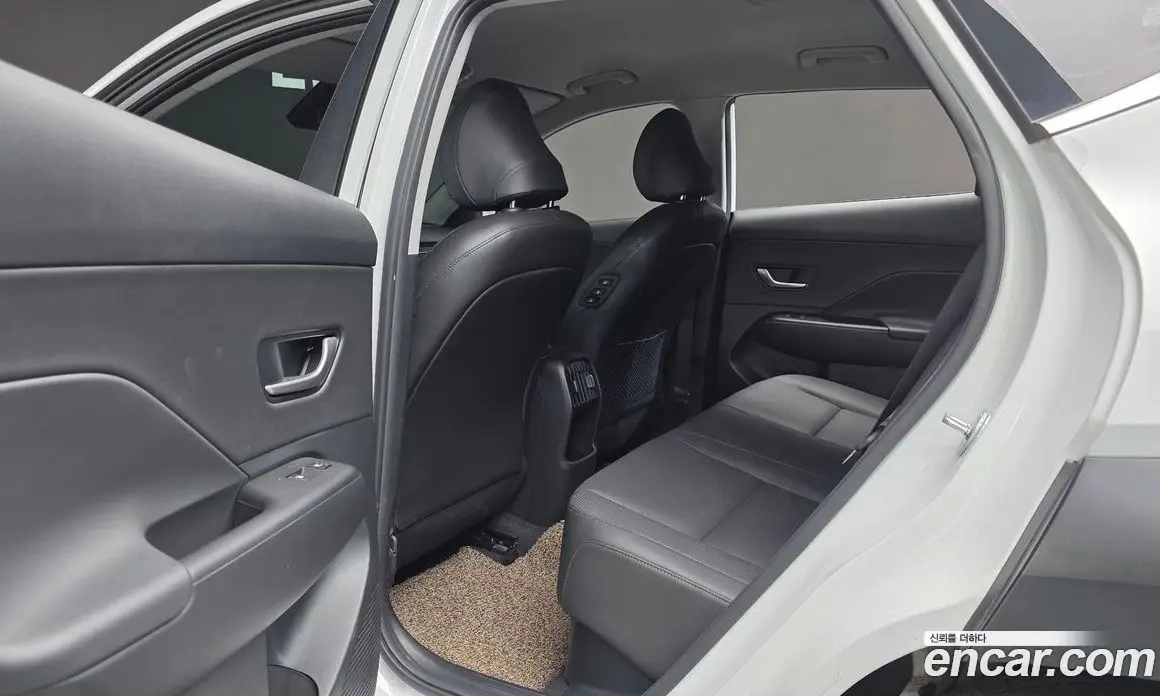 Hyundai Kona 2023 1.6 автомат (гидро), фото 23