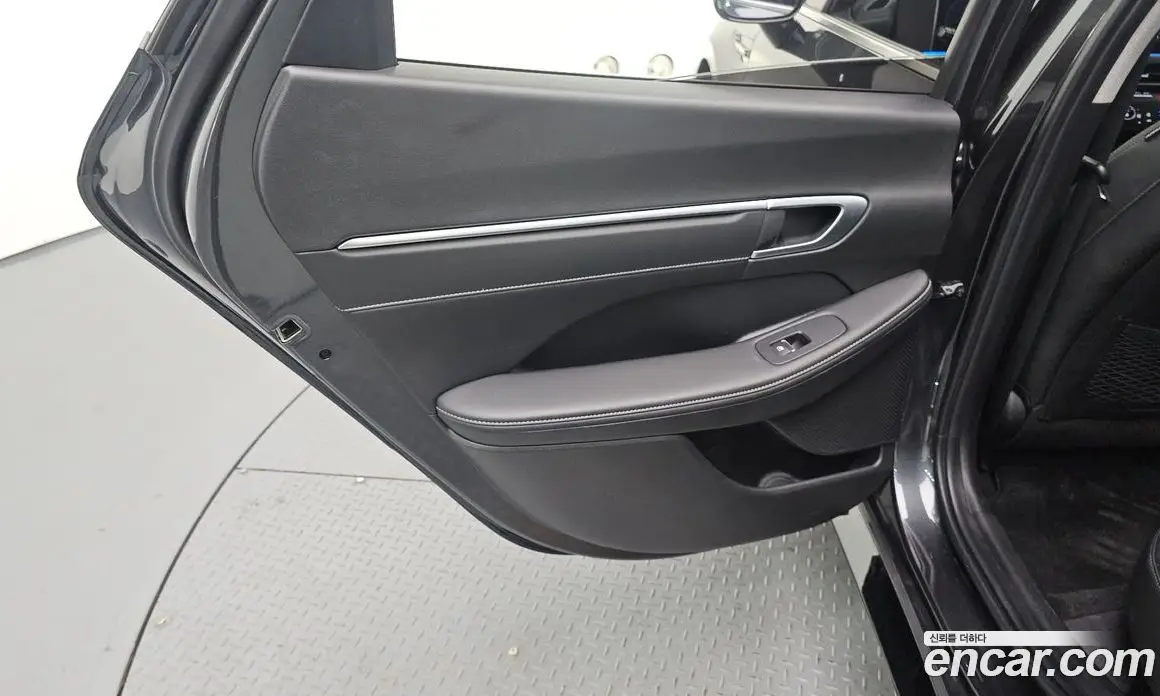 Hyundai Sonata 2024 2.0 автомат (гидро), фото 15
