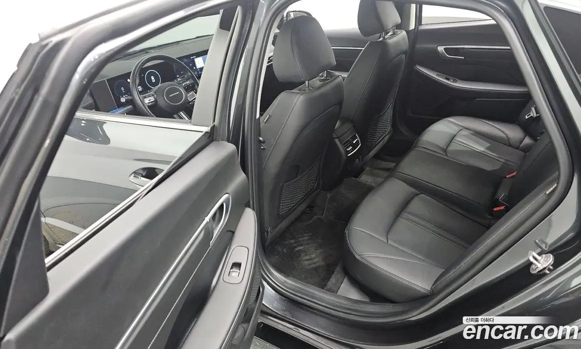 Hyundai Sonata 2024 2.0 автомат (гидро), фото 18