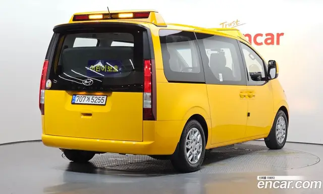 Hyundai Staria 2022 3.5 автомат (гидро), миниатюра 2