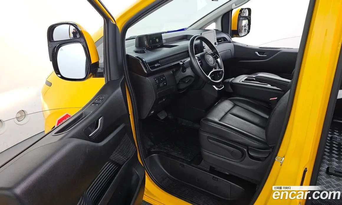 Hyundai Staria 2022 3.5 автомат (гидро), фото 13
