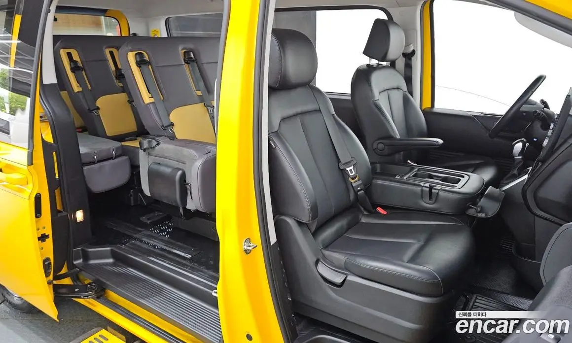 Hyundai Staria 2022 3.5 автомат (гидро), фото 17