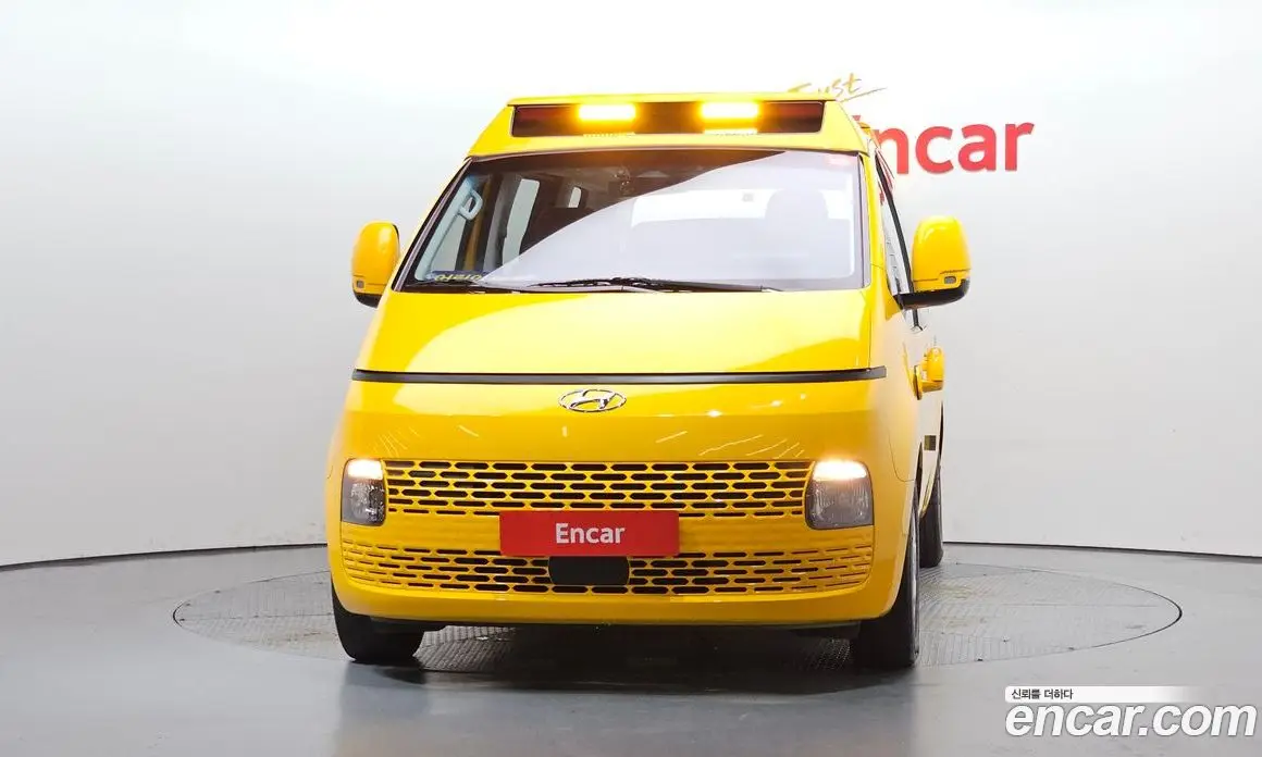 Hyundai Staria 2022 3.5 автомат (гидро), фото 3