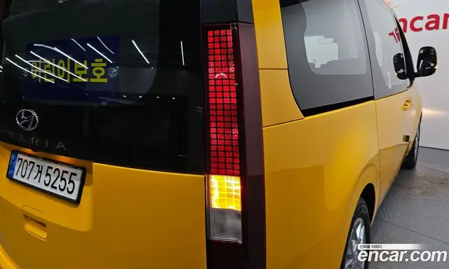 Hyundai Staria 2022 3.5 автомат (гидро), миниатюра 9