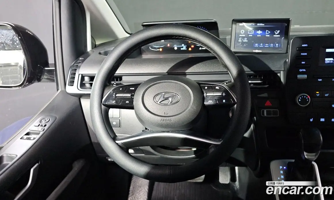 Hyundai Staria 2022 2.2 автомат (гидро), фото 17