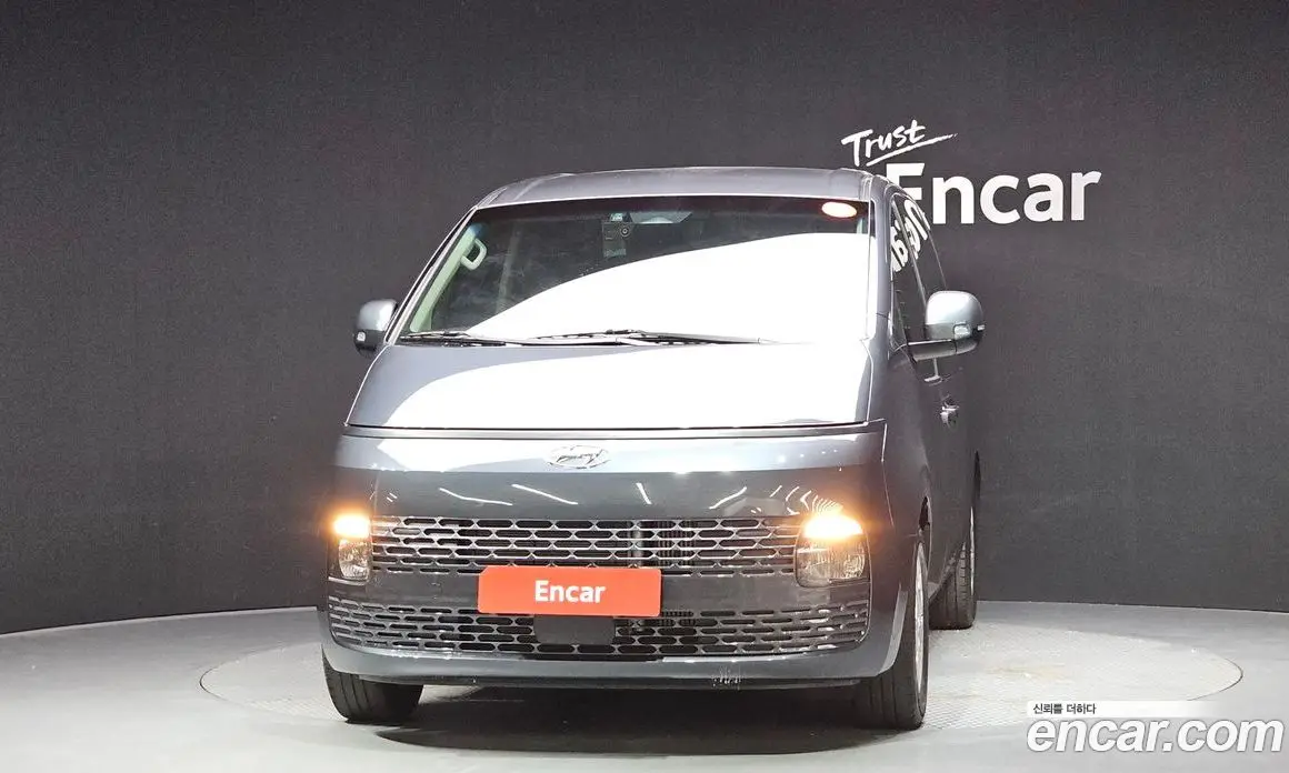 Hyundai Staria 2022 2.2 автомат (гидро), фото 3