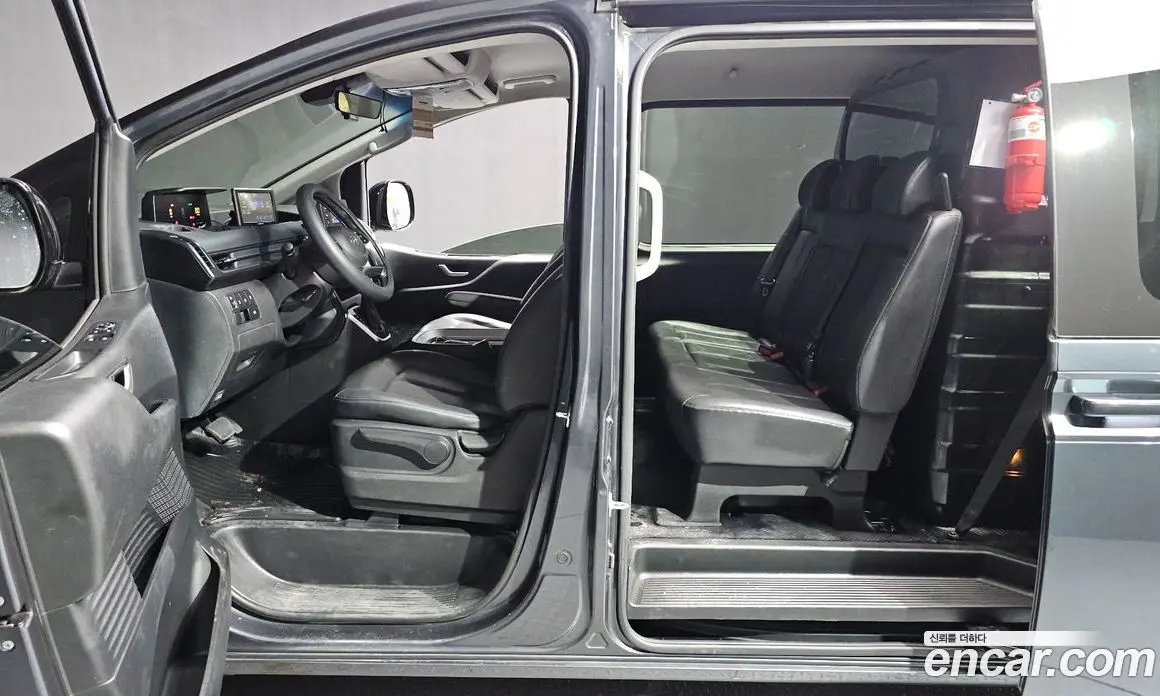 Hyundai Staria 2022 2.2 автомат (гидро), фото 24