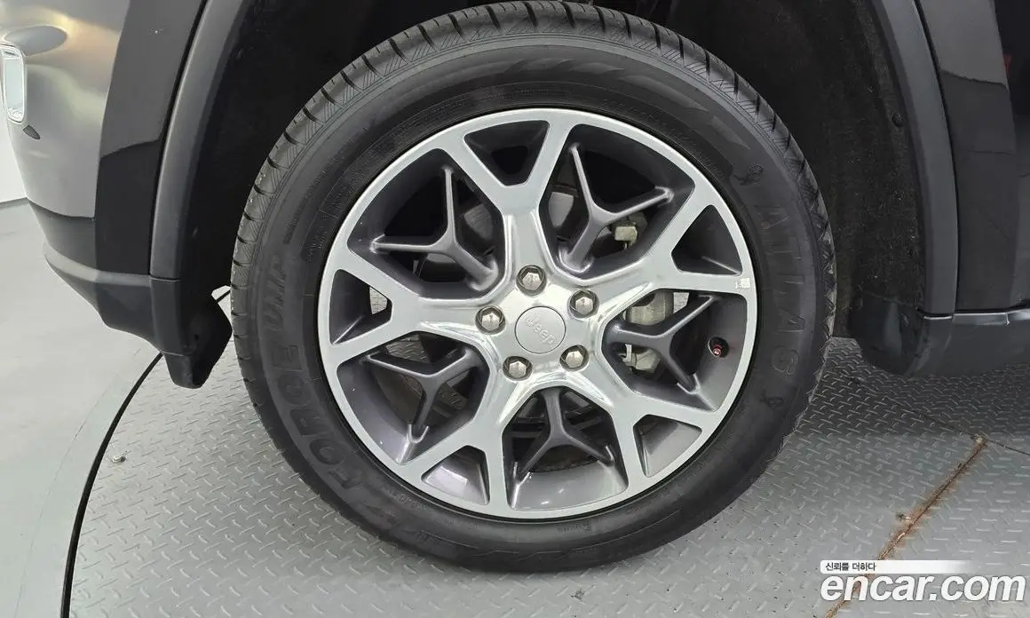 Jeep Cherokee 2019 3.6 автомат (гидро), фото 5