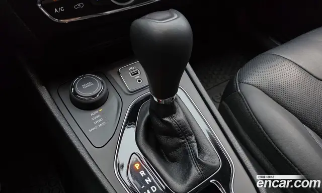Jeep Cherokee 2020 3.2 автомат (гидро), миниатюра 9