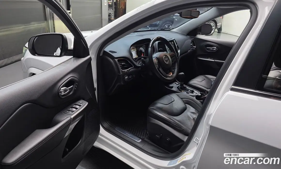 Jeep Cherokee 2020 3.2 автомат (гидро), фото 10