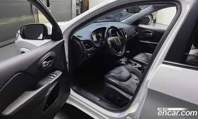 Jeep Cherokee 2020 3.2 автомат (гидро), миниатюра 10