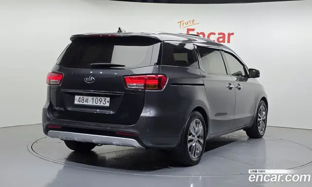 Kia Carnival 2017 2.2 автомат (гидро), миниатюра 2