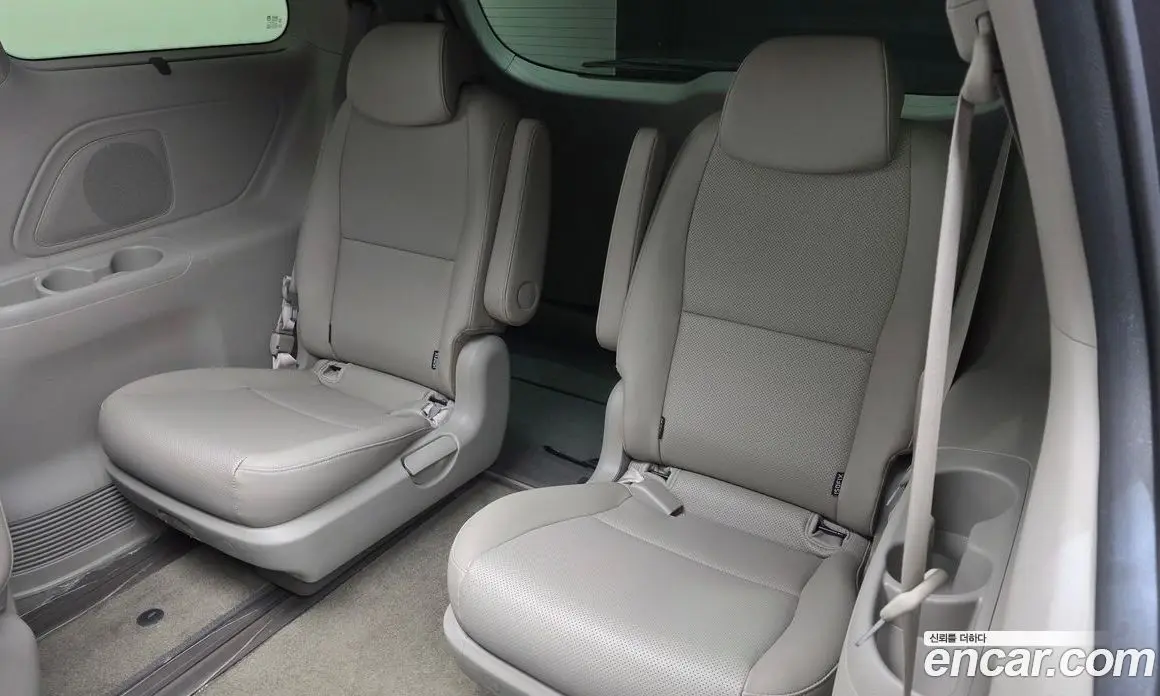 Kia Carnival 2017 2.2 автомат (гидро), фото 11