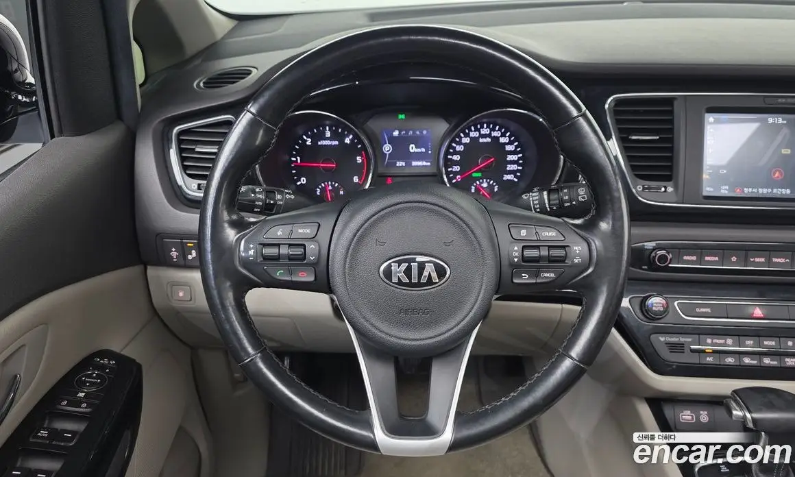 Kia Carnival 2017 2.2 автомат (гидро), фото 13