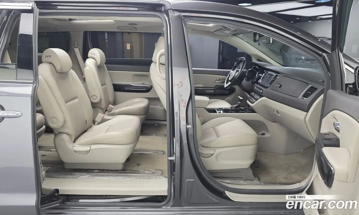 Kia Carnival 2017 2.2 автомат (гидро), фото 19