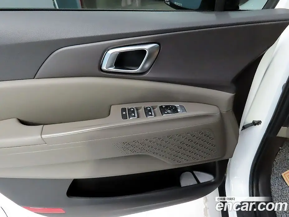 Kia Carnival 2025 2.2 автомат (гидро), фото 12