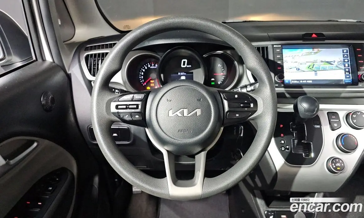Kia Ray 2022 1.0 автомат (гидро), фото 11