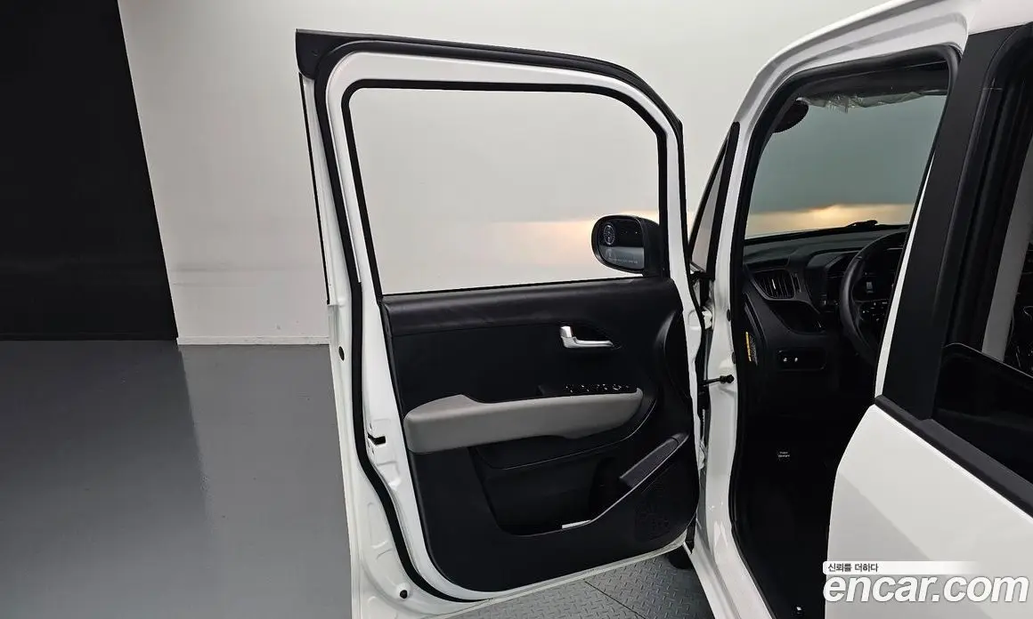 Kia Ray 2022 1.0 автомат (гидро), фото 14