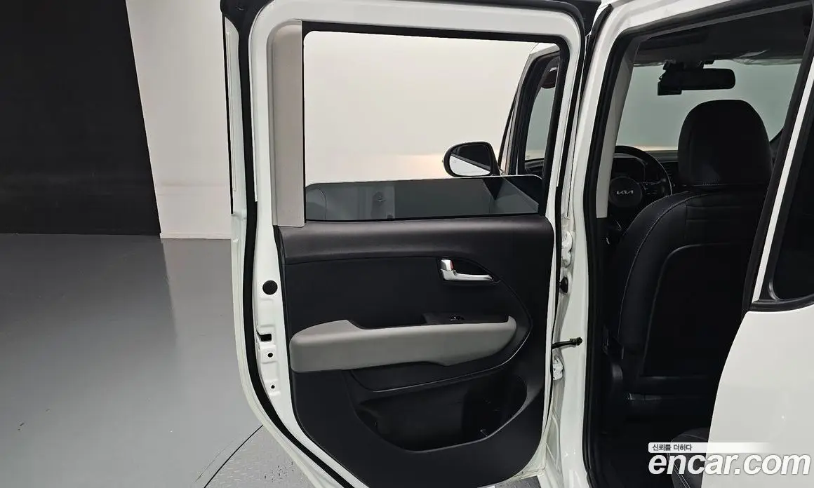 Kia Ray 2022 1.0 автомат (гидро), фото 15