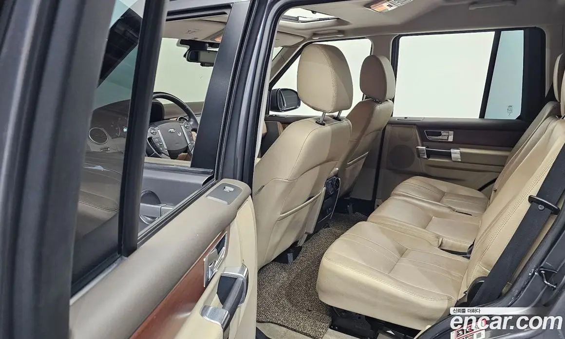 Land Rover Discovery 2016 3.0 автомат (гидро), фото 11