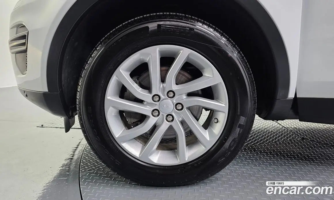 Land Rover Discovery Sport 2017 2.0 автомат (гидро), фото 5