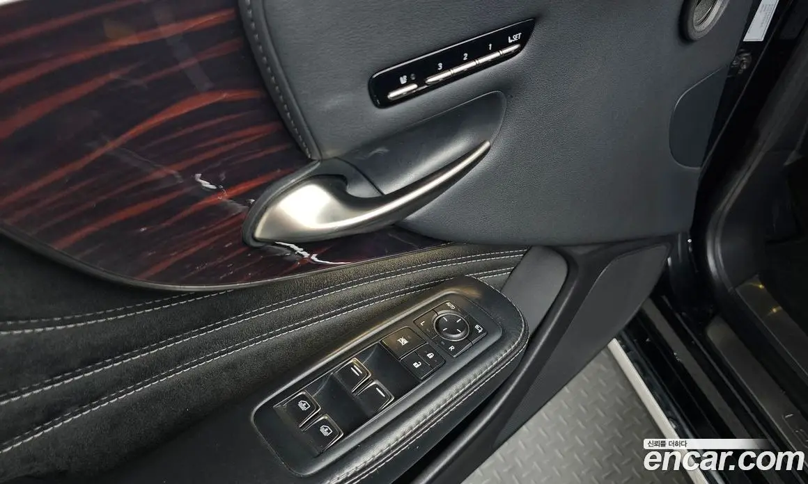 Lexus LS 2018 3.4 автомат (гидро), фото 18 Lexus LS 2018 3.4 автомат (гидро), фото 18