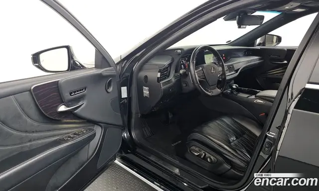 Lexus LS 2018 3.4 автомат (гидро), миниатюра 10 Lexus LS 2018 3.4 автомат (гидро), миниатюра 10