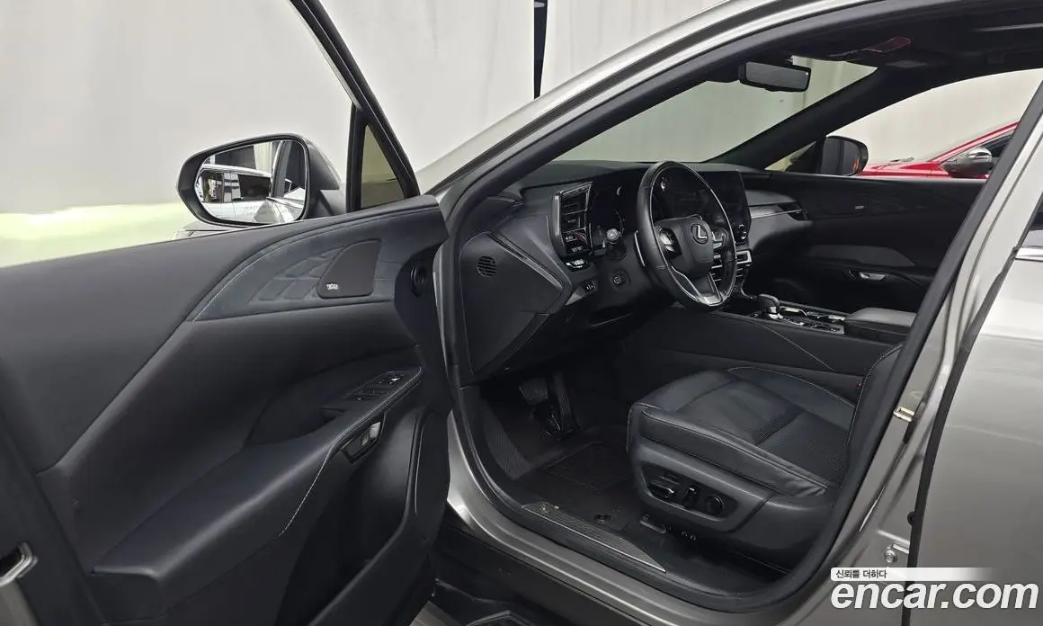 Lexus RX 2024 2.5 автомат (гидро), фото 13 Lexus RX 2024 2.5 автомат (гидро), фото 13
