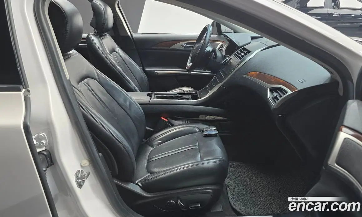 Lincoln MKZ 2015 2.0 автомат (гидро), фото 11 Lincoln MKZ 2015 2.0 автомат (гидро), фото 11