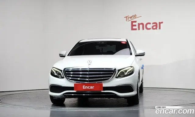 Mercedes-Benz E-Class 2019 1.9 гидро, миниатюра 3