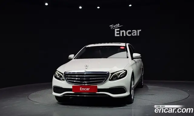 Mercedes-Benz E-Class 2020 2.0 автомат (гидро), миниатюра 3