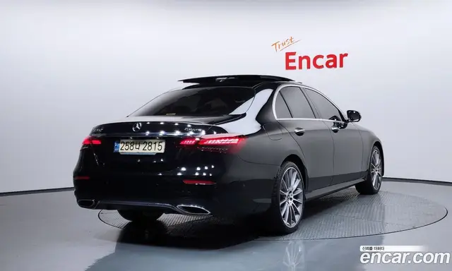 Mercedes-Benz E-Class 2021 2.0 автомат (гидро), миниатюра 2