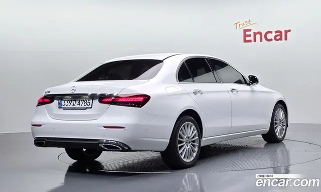 Mercedes-Benz E-Class 2023 2.0 автомат (гидро), миниатюра 2