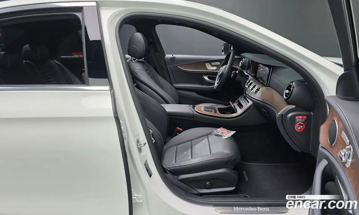 Mercedes-Benz E-Class 2023 2.0 автомат (гидро), фото 16