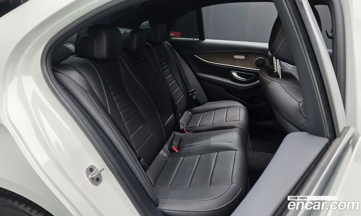 Mercedes-Benz E-Class 2023 2.0 автомат (гидро), фото 17