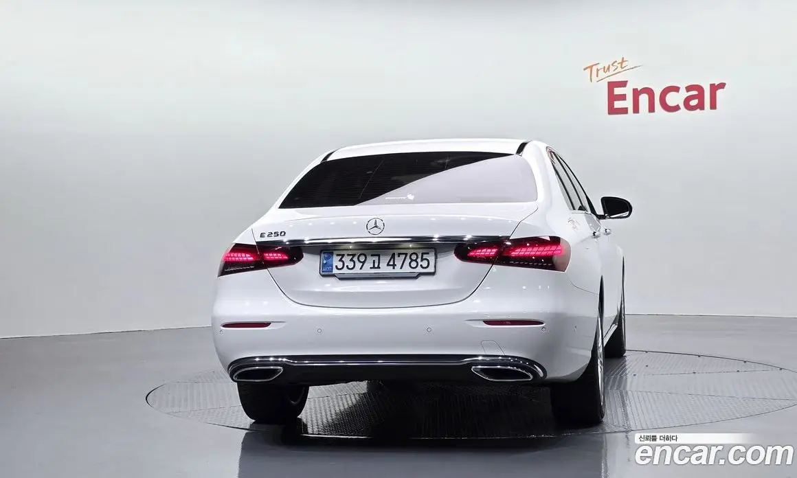 Mercedes-Benz E-Class 2023 2.0 автомат (гидро), фото 4