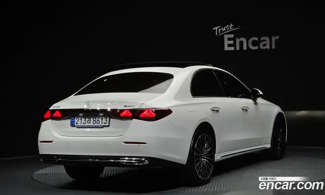 Mercedes-Benz E-Class 2024 3.0 автомат (гидро), миниатюра 2