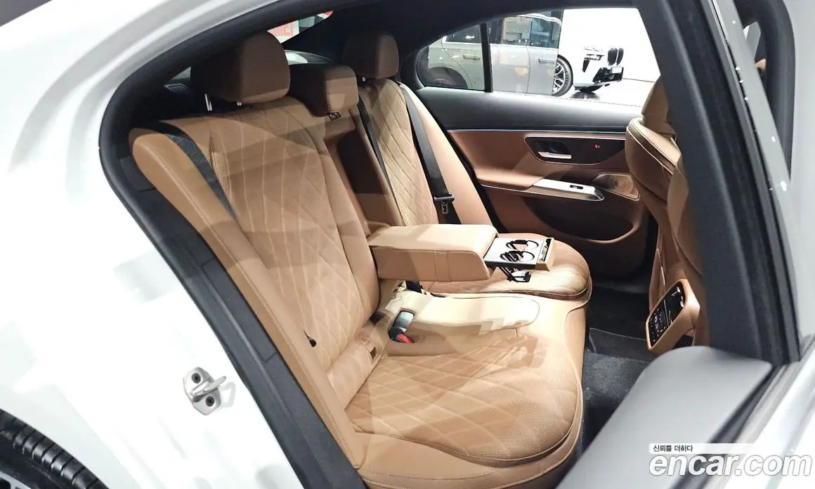 Mercedes-Benz E-Class 2024 3.0 автомат (гидро), фото 17