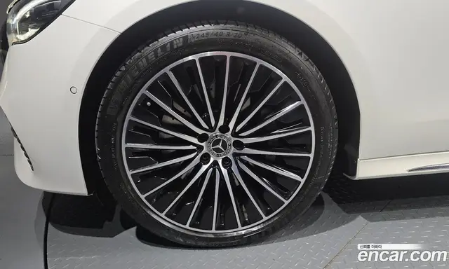 Mercedes-Benz E-Class 2024 3.0 автомат (гидро), миниатюра 5