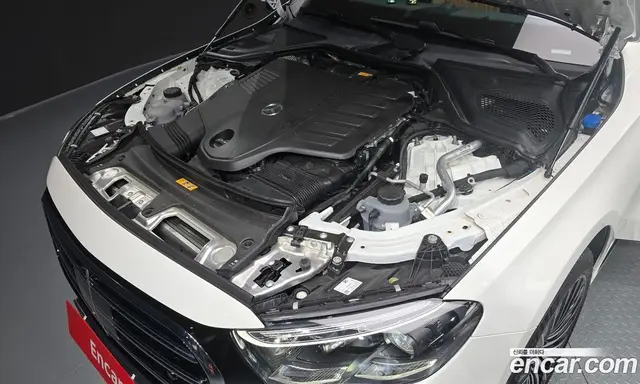 Mercedes-Benz E-Class 2024 3.0 автомат (гидро), миниатюра 6
