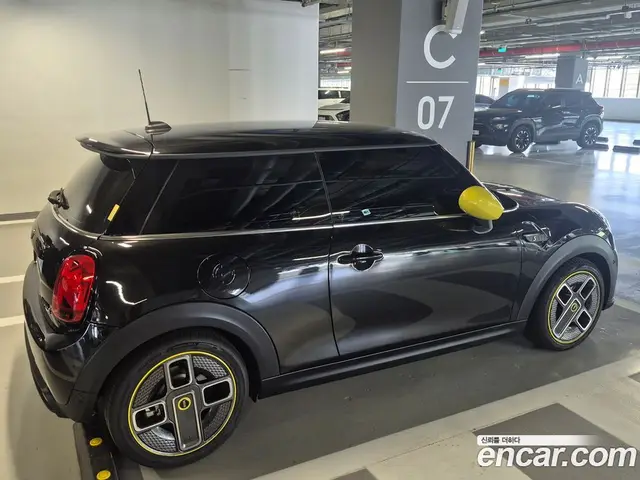 Mini Cooper 2023 автомат (гидро), миниатюра 2