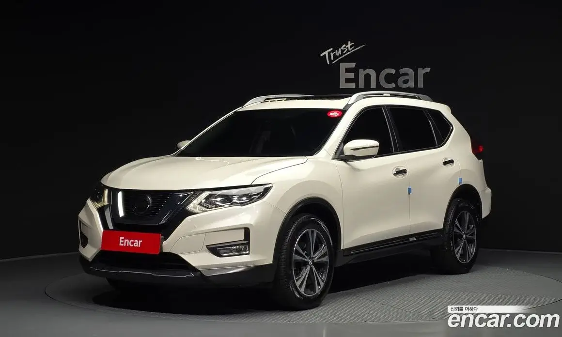 Nissan X-Trail 2018 2.5 автомат (гидро), фото 1 Nissan X-Trail 2018 2.5 автомат (гидро), фото 1