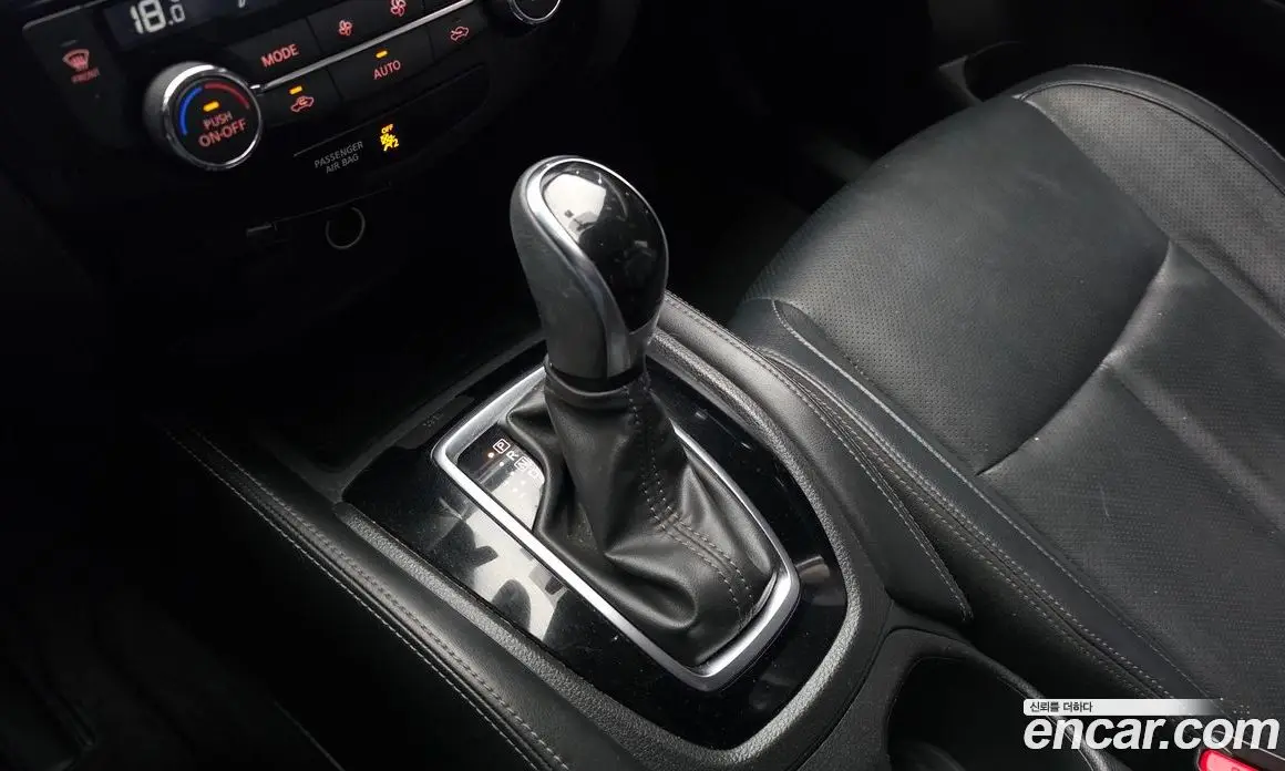Nissan X-Trail 2018 2.5 автомат (гидро), фото 12 Nissan X-Trail 2018 2.5 автомат (гидро), фото 12