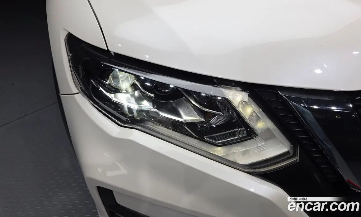 Nissan X-Trail 2018 2.5 автомат (гидро), фото 8 Nissan X-Trail 2018 2.5 автомат (гидро), фото 8