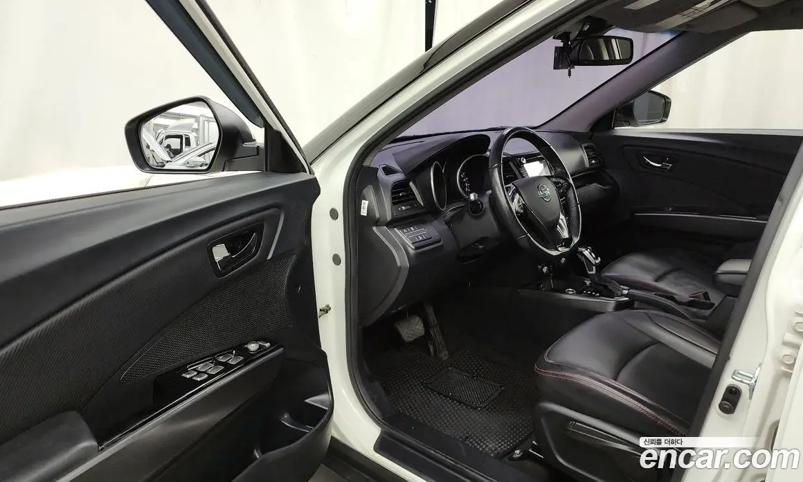SsangYong TIBOLI 2019 1.6 автомат (гидро), фото 10