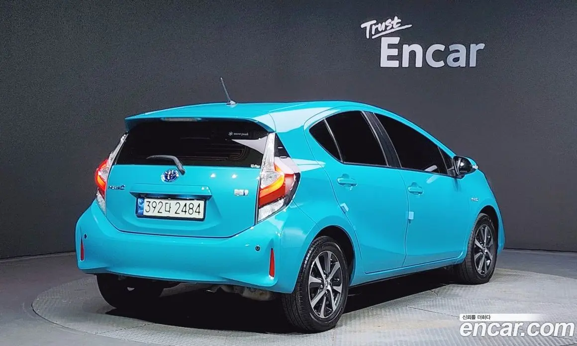 Toyota Prius 2018 1.5 автомат (гидро), фото 2 Toyota Prius 2018 1.5 автомат (гидро), фото 2