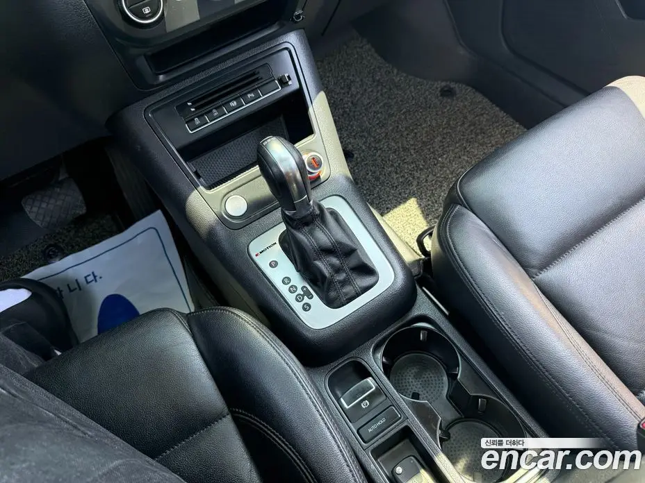 Volkswagen Tiguan 2015 2.0 автомат (гидро), фото 14
