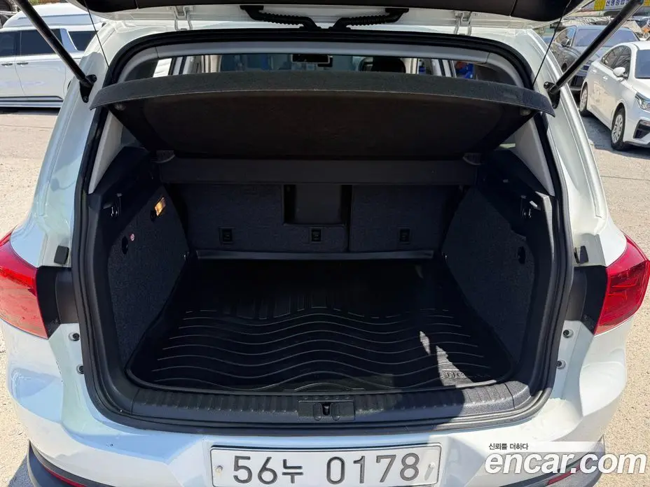 Volkswagen Tiguan 2015 2.0 автомат (гидро), фото 19