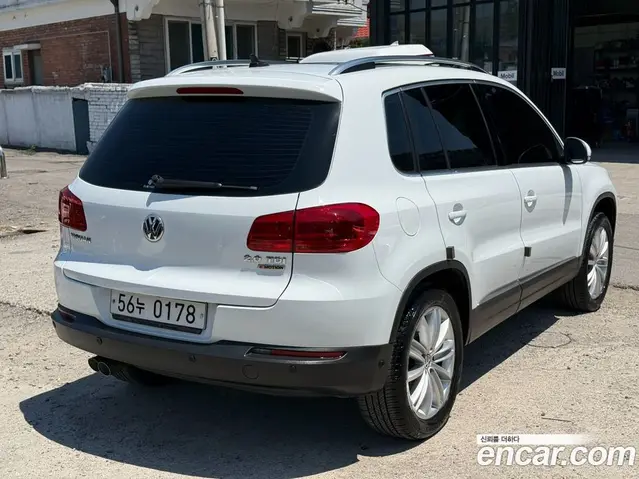 Volkswagen Tiguan 2015 2.0 автомат (гидро), миниатюра 4